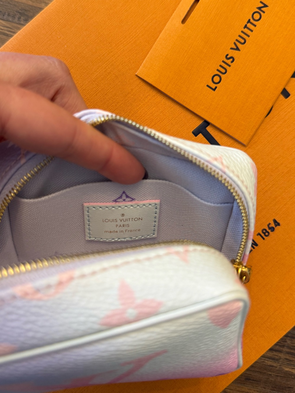 Louis Vuitton Wapity Case M81339 Sunrise Pastel NWT - Picture 6 of 9